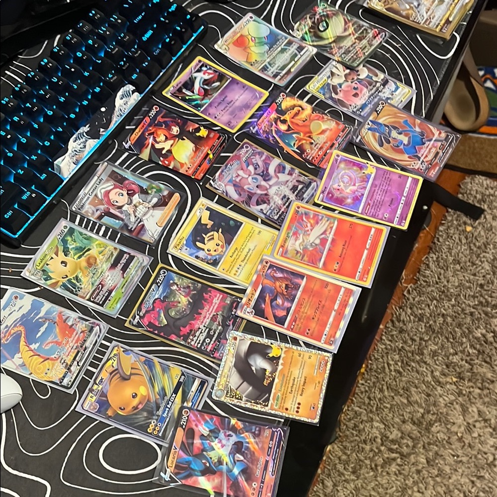 Pokémon card bundle lots of cards